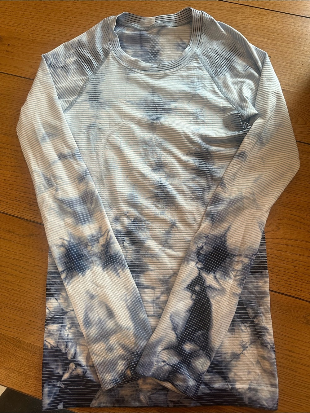Lululemon Swiftly Tech Long Sleeve Tie-Dye Ribbed Top in Blue and White